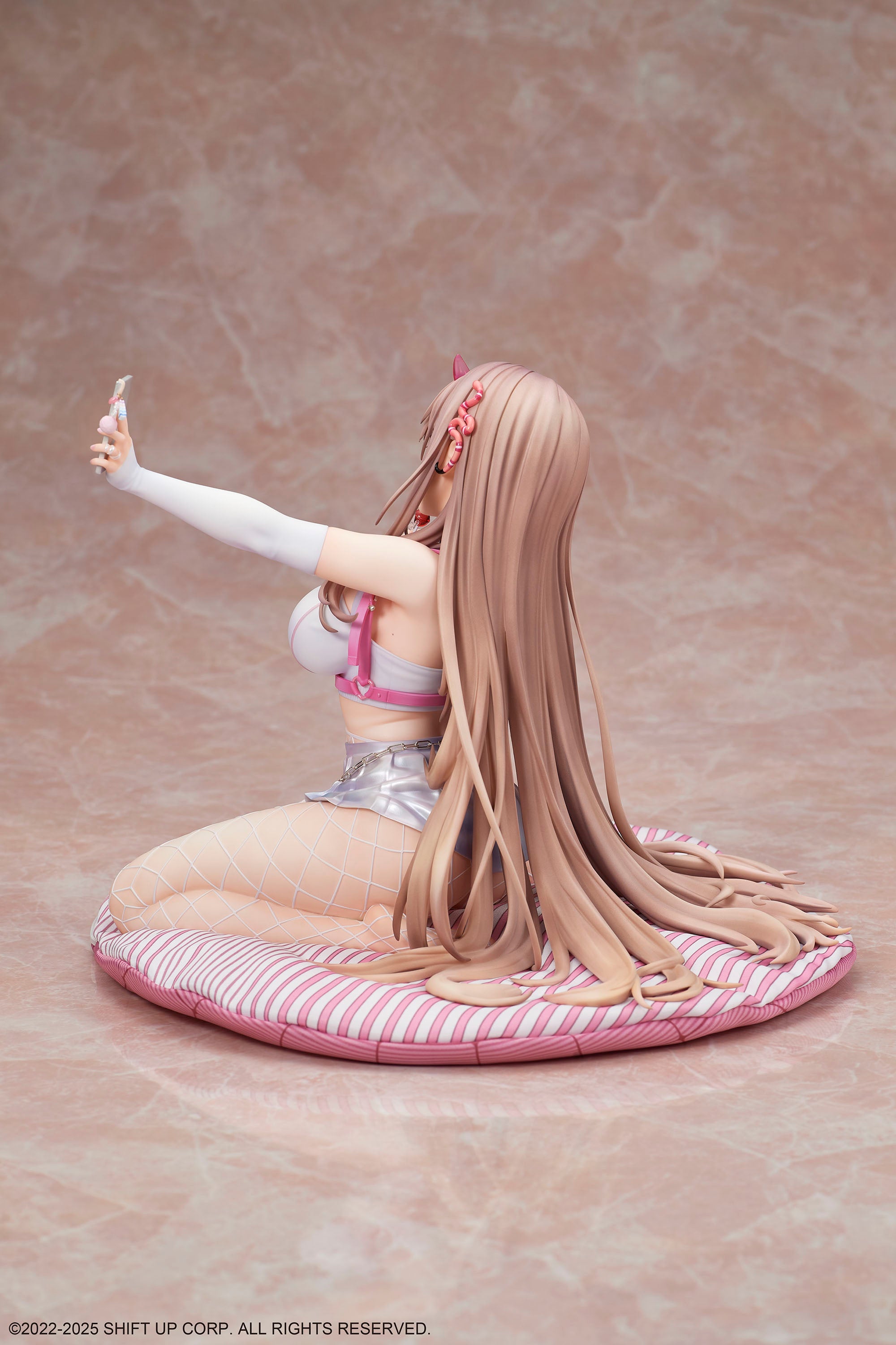 勝利の女神：NIKKE バイパー 1/4スケールフィギュア – COCOストア